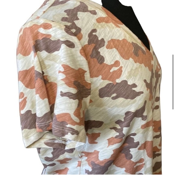 NWT Old Navy EveryWear Printed V-Neck T-Shirt - Picture 5 of 10